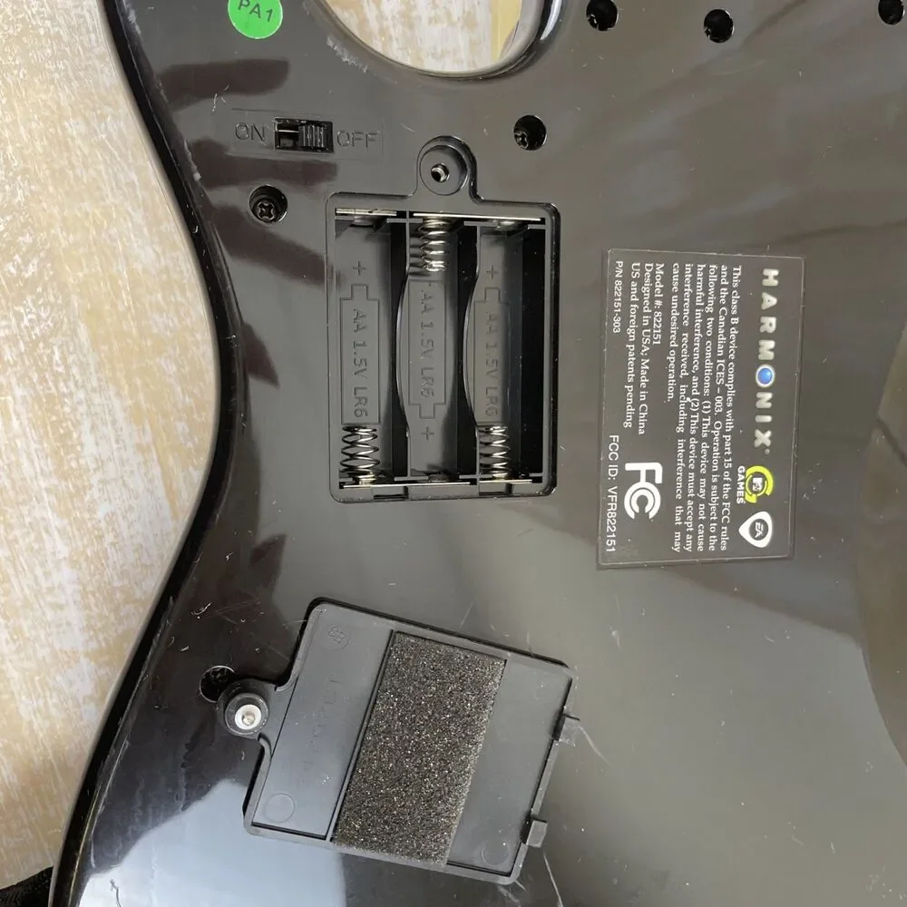 Fender Stratocaster PS2 Wireless Guitar Harmonix 822151 w/ Strap - No Dongle